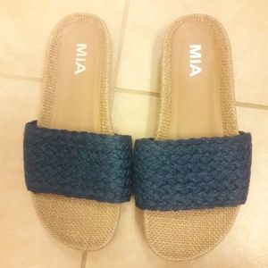 NWOT Mia Slide Sandals